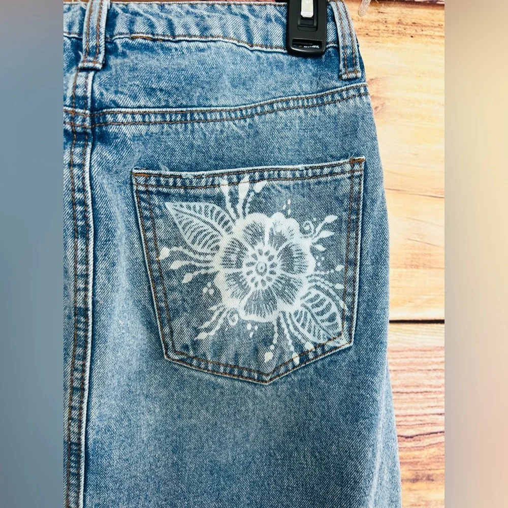 Love Fire Upcycled Bleach Hand Painted Floral Boho Cargo Denim Maxi Skirt Size 5